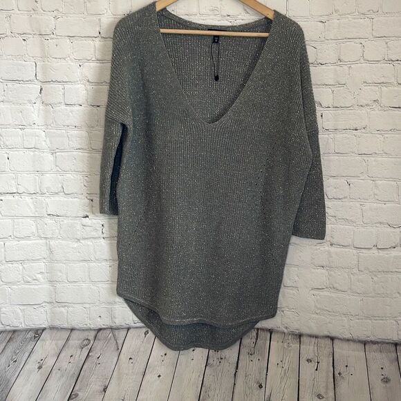 Express women’s Gray Sparkle Vneck 3/4 Length Sleeve Sweater size Medium - Picture 1 of 6